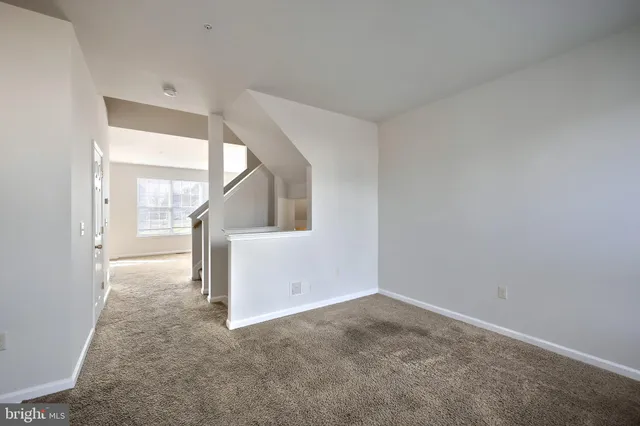 $210,000 | 2233 Live Oak Lane, Unit 2233, York, PA 17406