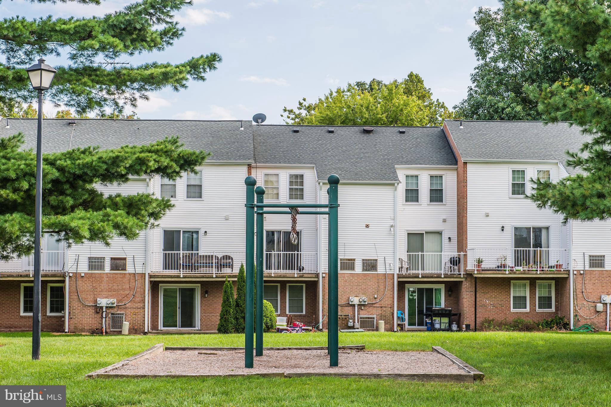 14520 Golden Oak Road, Unit 14520 Centreville, VA 20121 - Photo 13 of 16 Exterior (Rear)