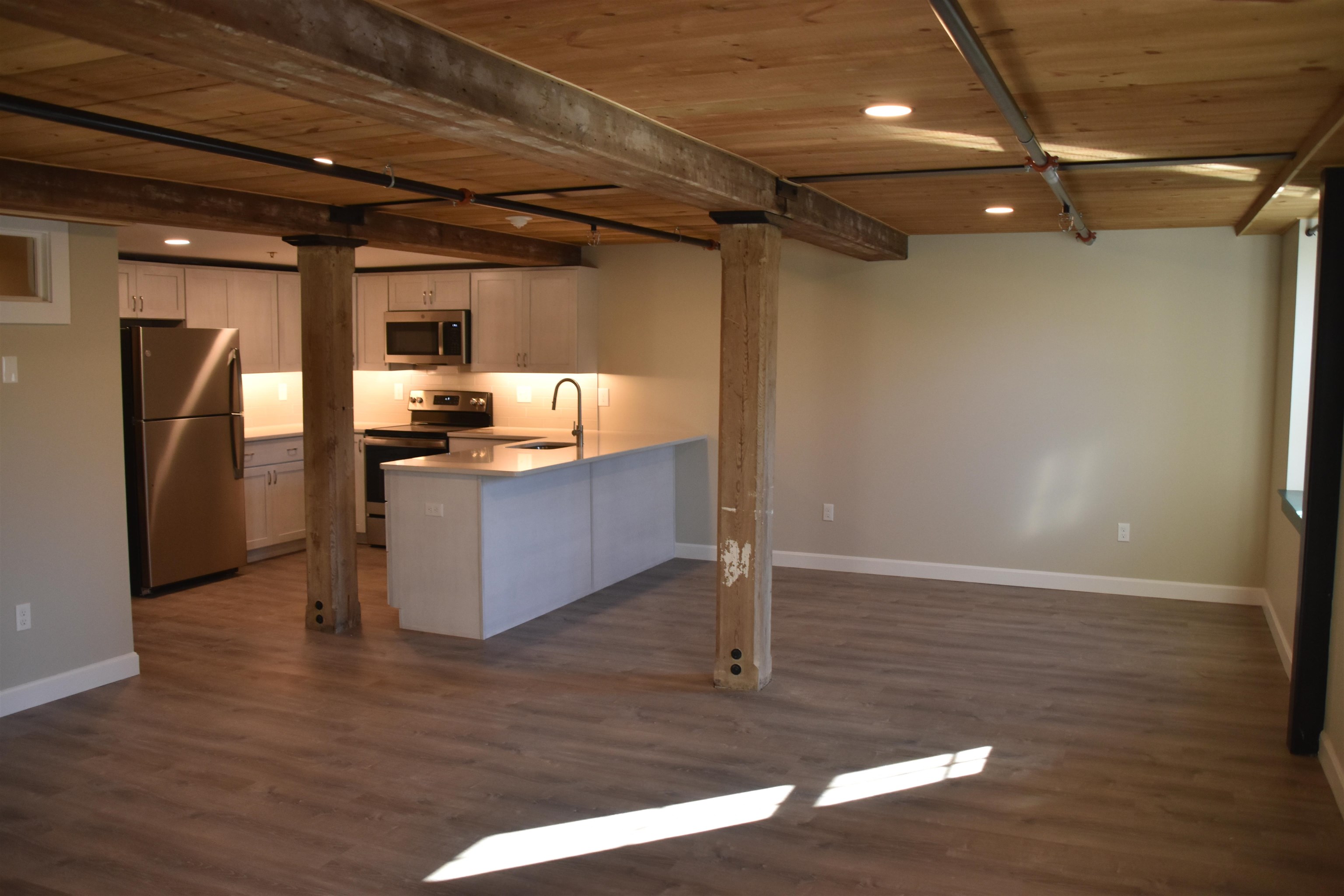 4 Bay Road, Unit 102 Newmarket, NH 03857 - Photo 1 of 37