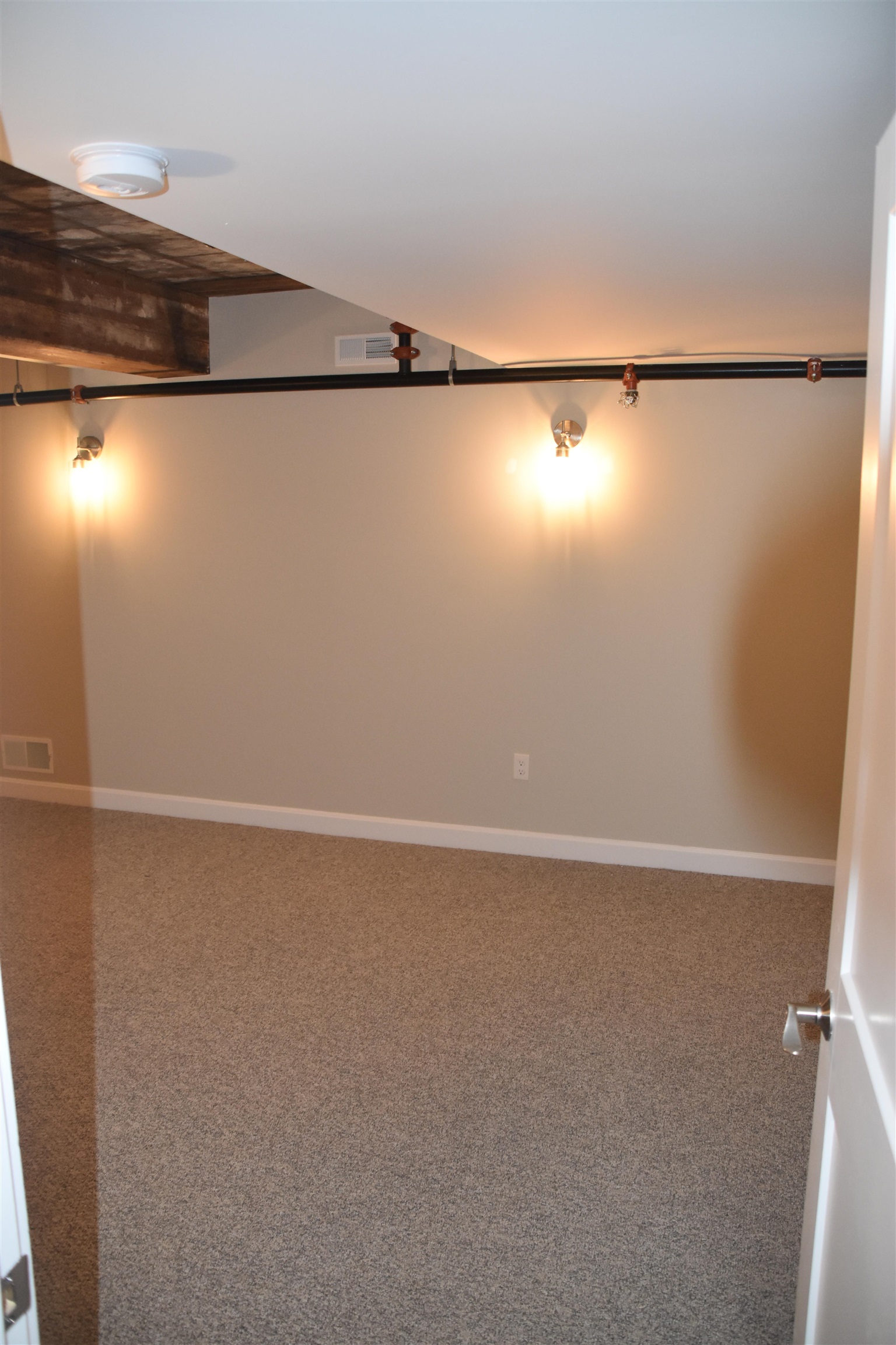 4 Bay Road, Unit 102 Newmarket, NH 03857 - Photo 14 of 37