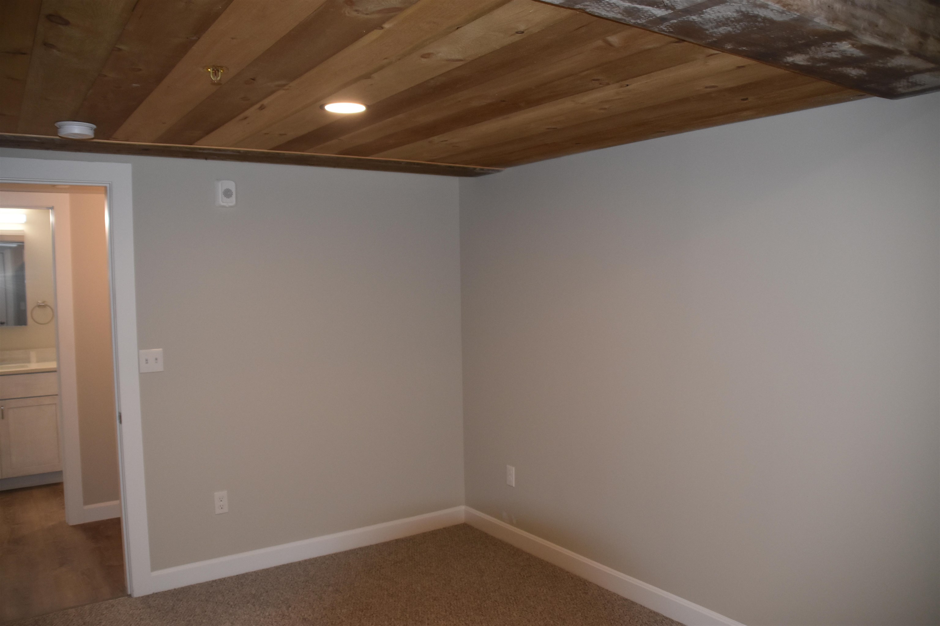 4 Bay Road, Unit 102 Newmarket, NH 03857 - Photo 9 of 37