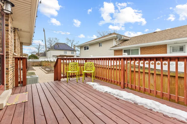 $552,000 | 132 East Gladys Avenue, Elmhurst, IL 60126