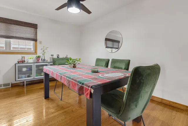 $552,000 | 132 East Gladys Avenue, Elmhurst, IL 60126