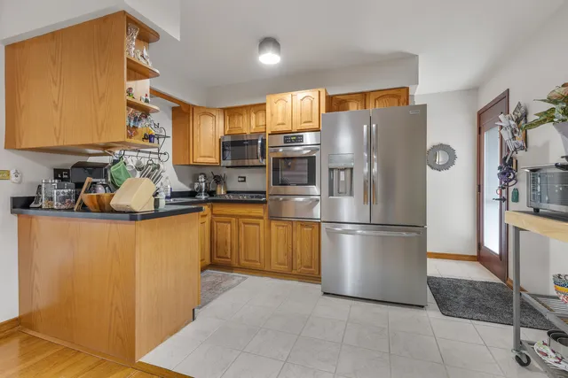 $552,000 | 132 East Gladys Avenue, Elmhurst, IL 60126