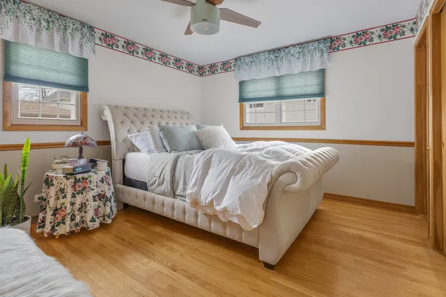 $552,000 | 132 East Gladys Avenue, Elmhurst, IL 60126