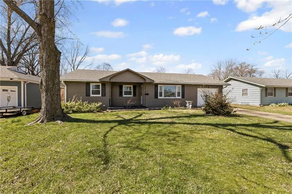 $219,000 | 1310 South Poplar Street, Ottawa, KS 66067