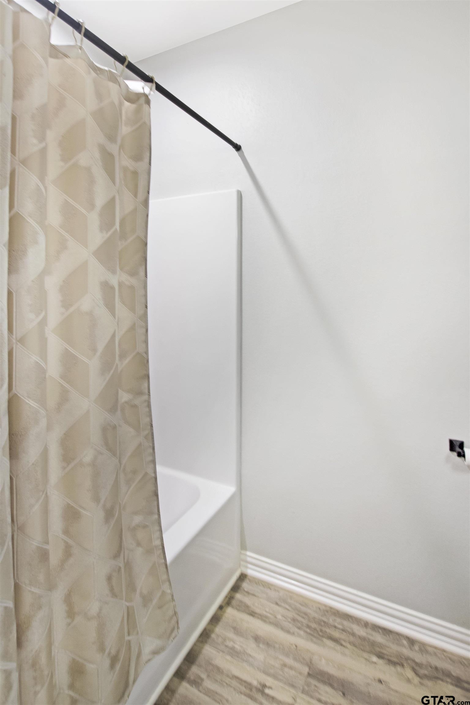 344 Duke Place Tyler, TX 75704 - Photo 19 of 36 a view of bathroom with shower