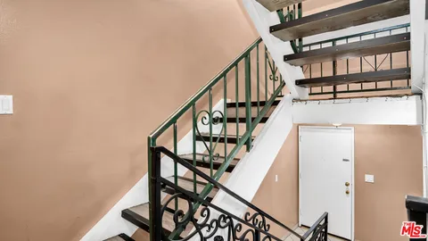 $489,900 | 13567 Valerio Street, Unit C, Van Nuys, CA 91405