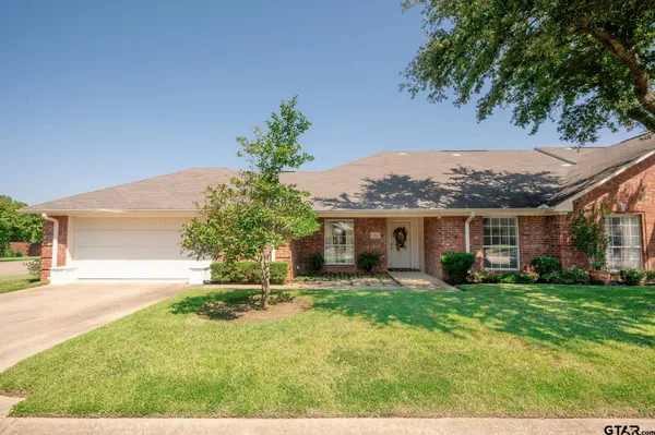 $281,999 | 5401 Hollytree Drive, Unit 1301, Tyler, TX 75703