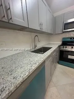 $2,050 | 3700 North 56th Avenue, Unit 1036, Hollywood, FL 33021