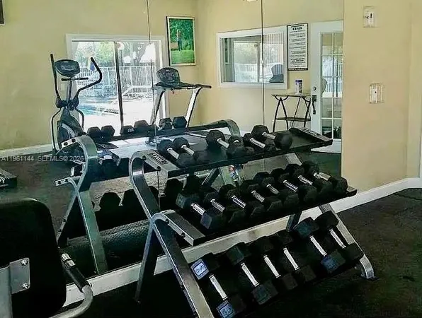 $2,050 | 3700 North 56th Avenue, Unit 1036, Hollywood, FL 33021