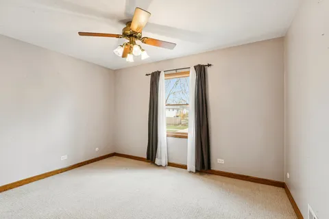 $589,000 | 10 Deerpath Drive, Vernon Hills, IL 60061