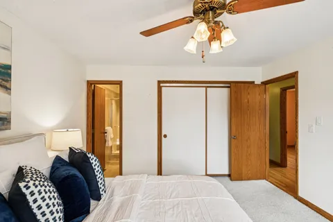 $589,000 | 10 Deerpath Drive, Vernon Hills, IL 60061