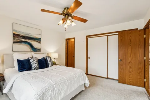 $589,000 | 10 Deerpath Drive, Vernon Hills, IL 60061