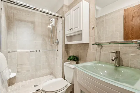 $589,000 | 10 Deerpath Drive, Vernon Hills, IL 60061