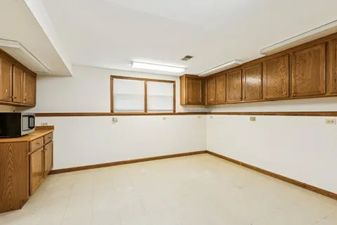 $589,000 | 10 Deerpath Drive, Vernon Hills, IL 60061