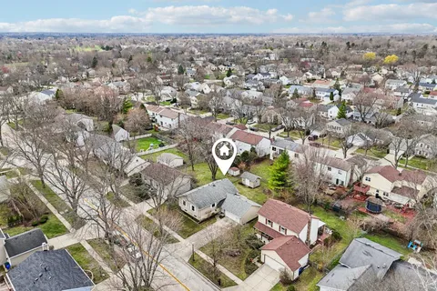 $589,000 | 10 Deerpath Drive, Vernon Hills, IL 60061