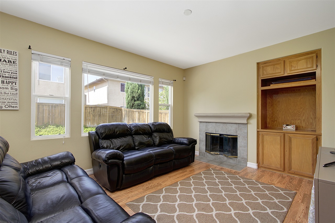 1638 Santa Flora Road Chula Vista, CA 91913 - Photo 4 of 18 Gallery Image 4