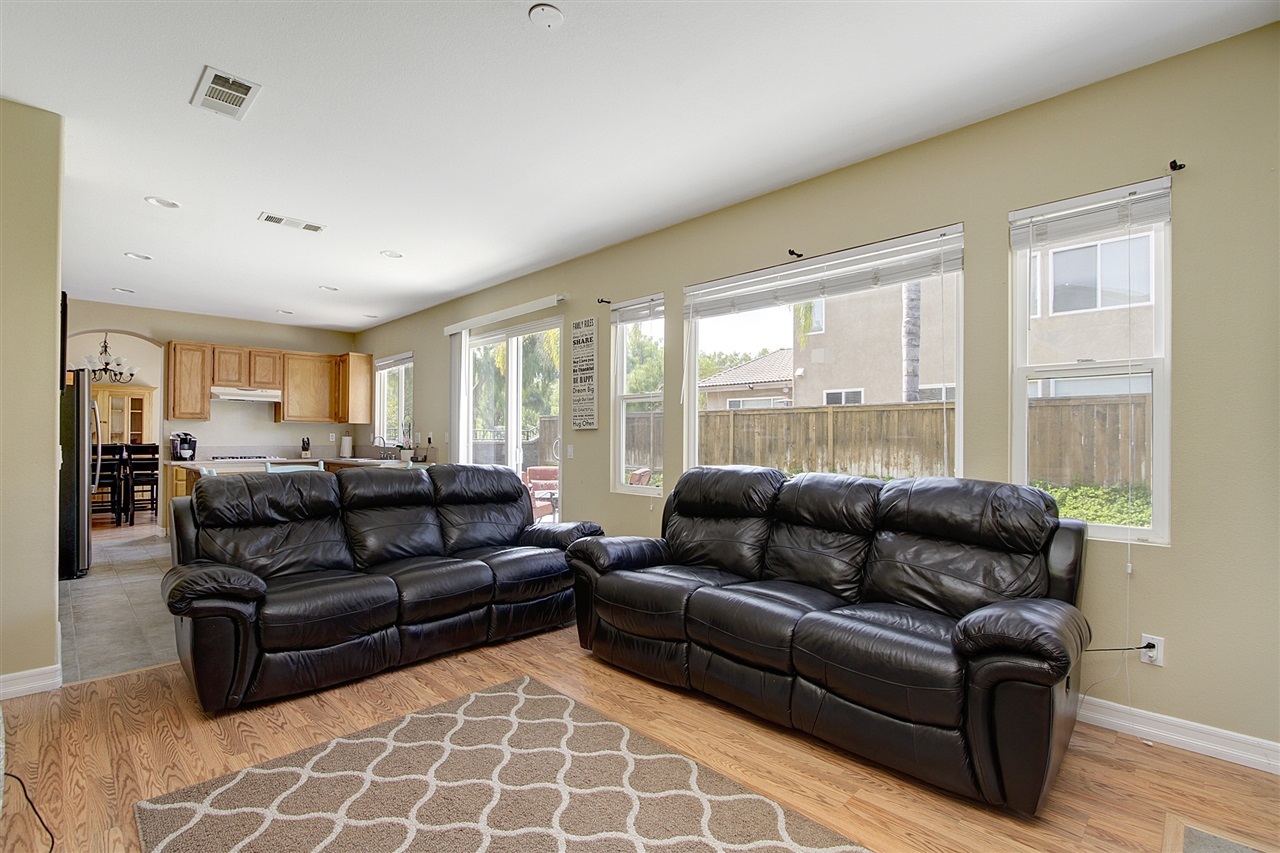 1638 Santa Flora Road Chula Vista, CA 91913 - Photo 5 of 18 Gallery Image 5