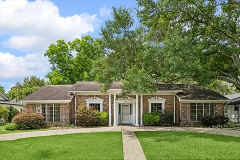 $368,800 | 8015 Burning Hills Drive, Houston, TX 77071
