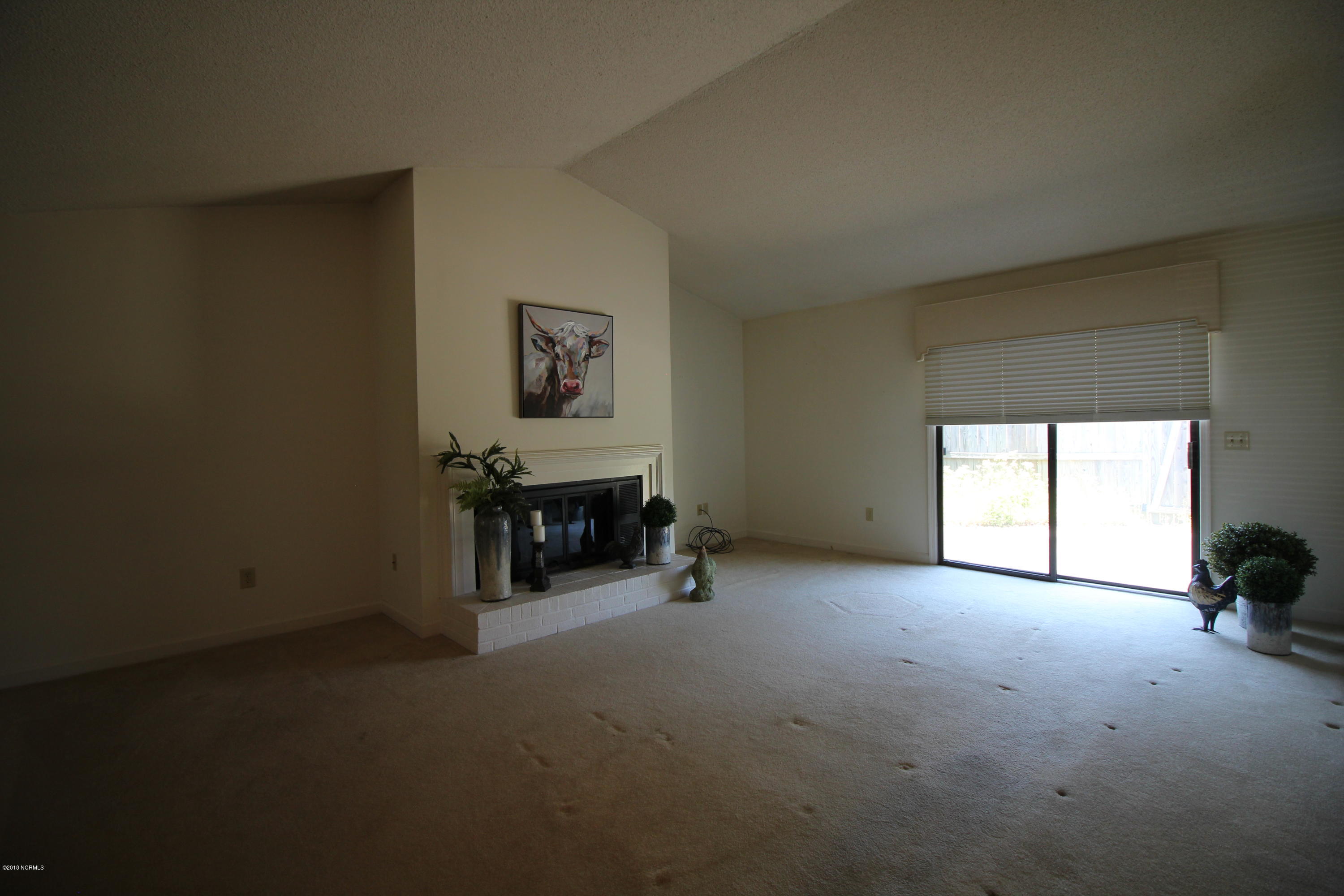1866 Quail Ridge Road, Unit M Greenville, NC 27858 - Photo 12 of 31 15x20+/-Spacious Living