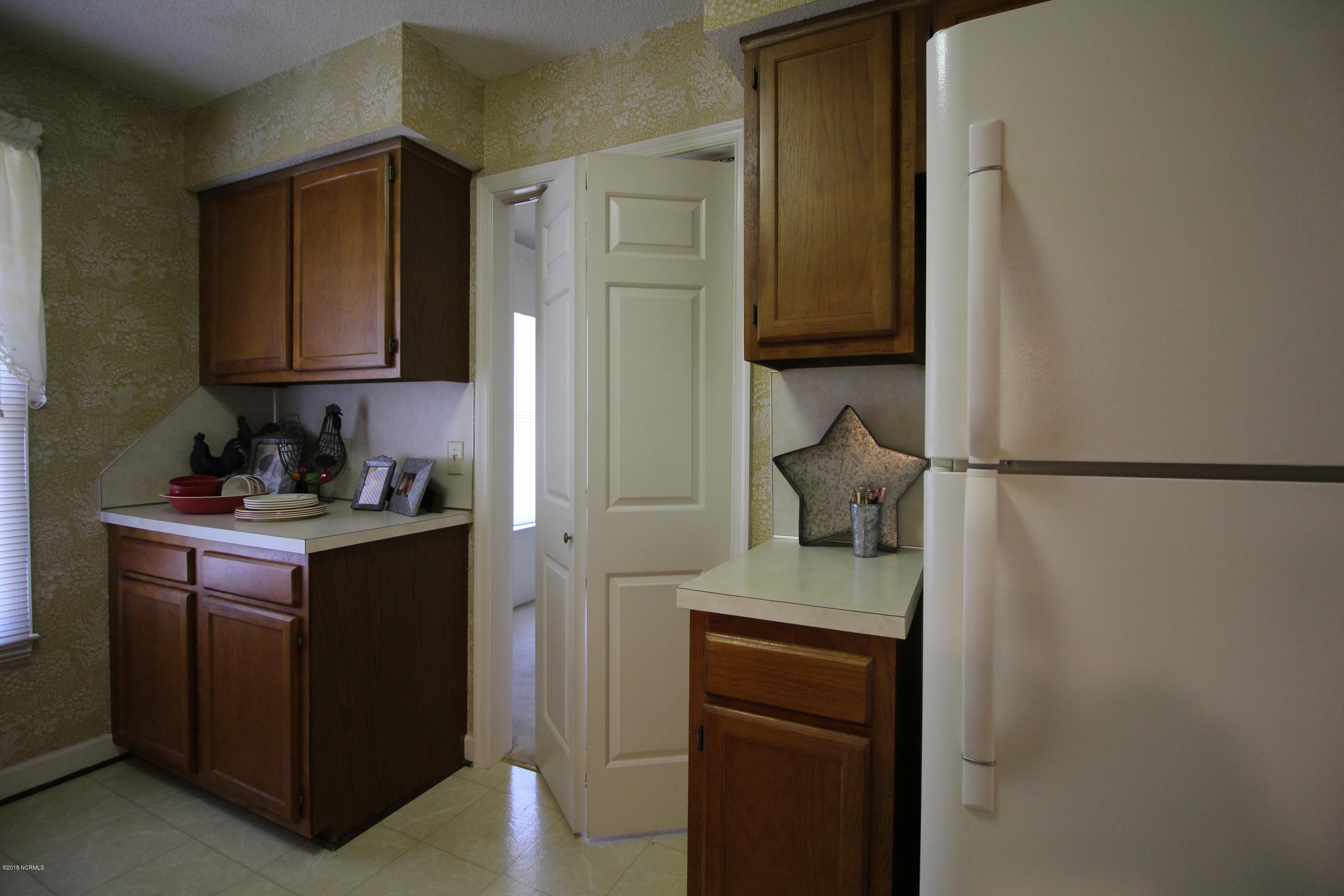 1866 Quail Ridge Road, Unit M Greenville, NC 27858 - Photo 6 of 31 Kitchen View 2