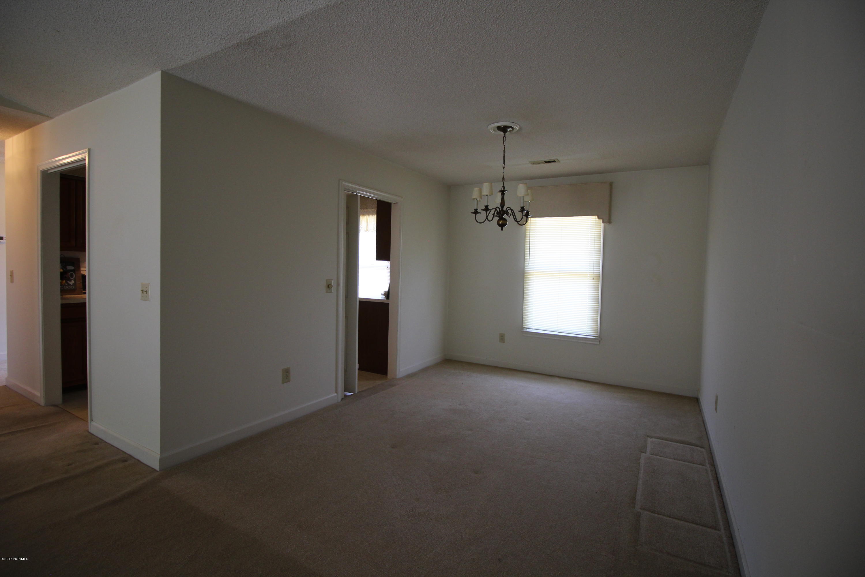 1866 Quail Ridge Road, Unit M Greenville, NC 27858 - Photo 10 of 31 Dining Off Kitchen