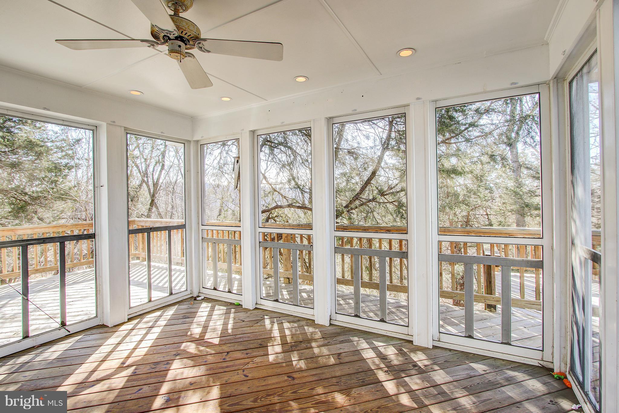 39189 Aldie Road Aldie, VA 20105 - Photo 11 of 30 Screened in Porch with Side Decks, Awesome Views