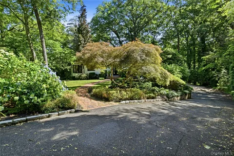 $1,175,000 | 75 Laurel Hill Road, Centerport, NY 11721