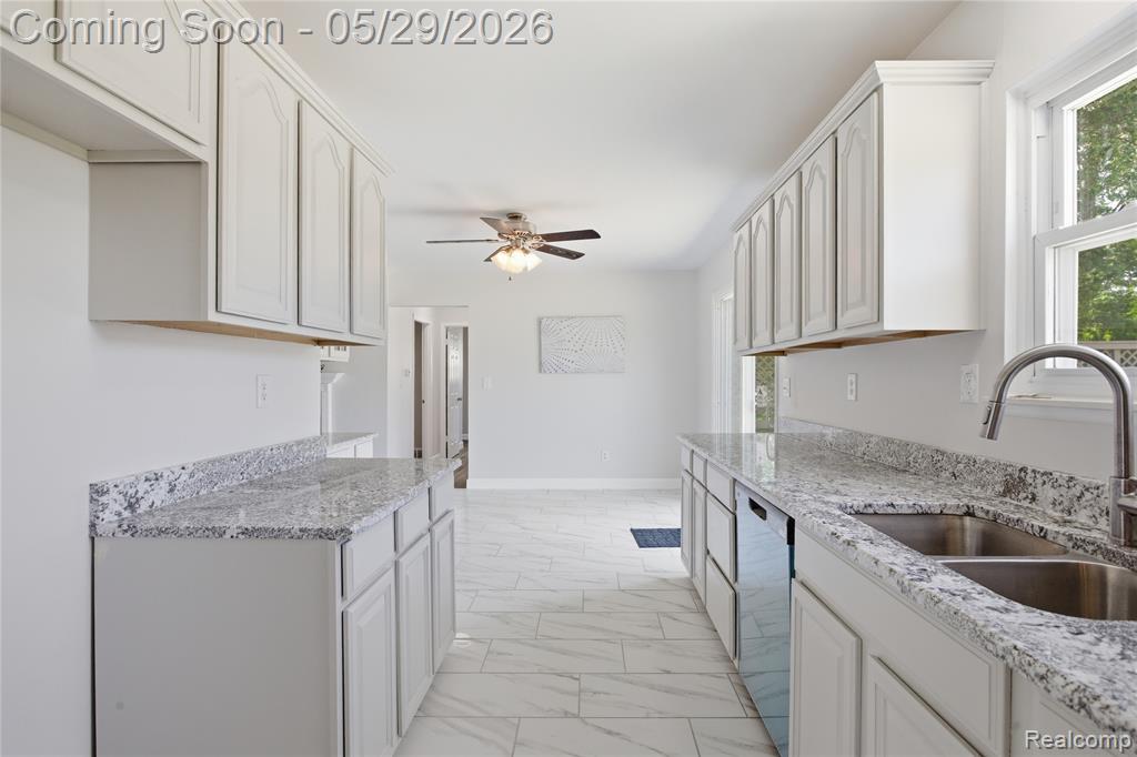 37257 Dundee Street Sterling Heights, MI 48310 - Photo 15 of 47