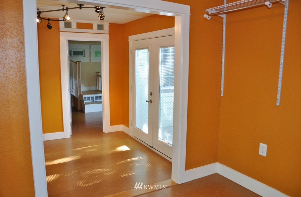 2016 Shamrock Road Northwest Bremerton, WA 98312 - Photo 17 of 25 Gallery Image 17