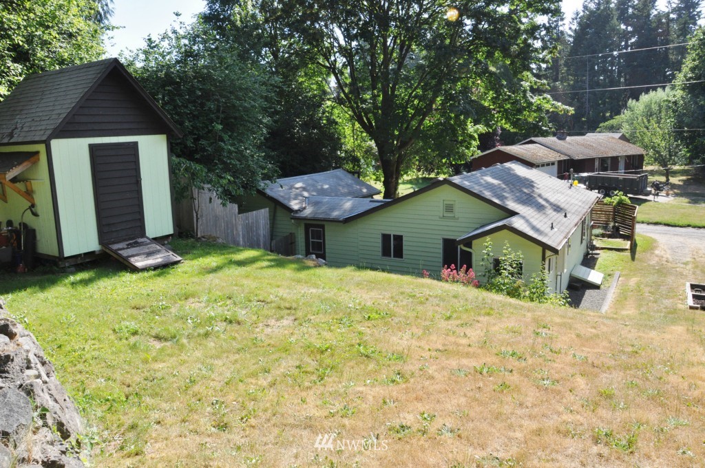 2016 Shamrock Road Northwest Bremerton, WA 98312 - Photo 23 of 25 Gallery Image 23