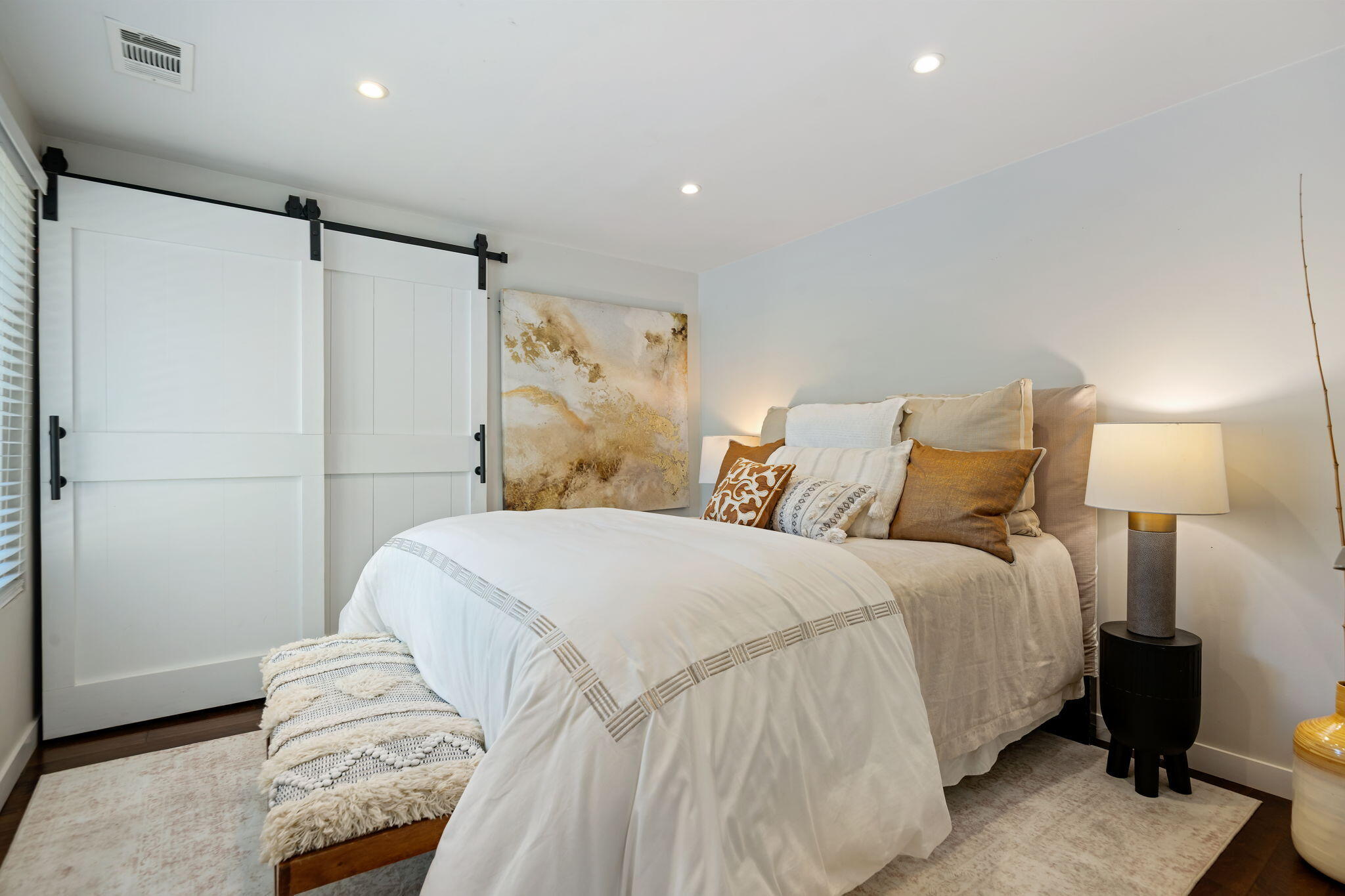 4039 Primavera Road, Unit 5 Santa Barbara, CA 93110 - Photo 14 of 32 Downstairs Bedroom