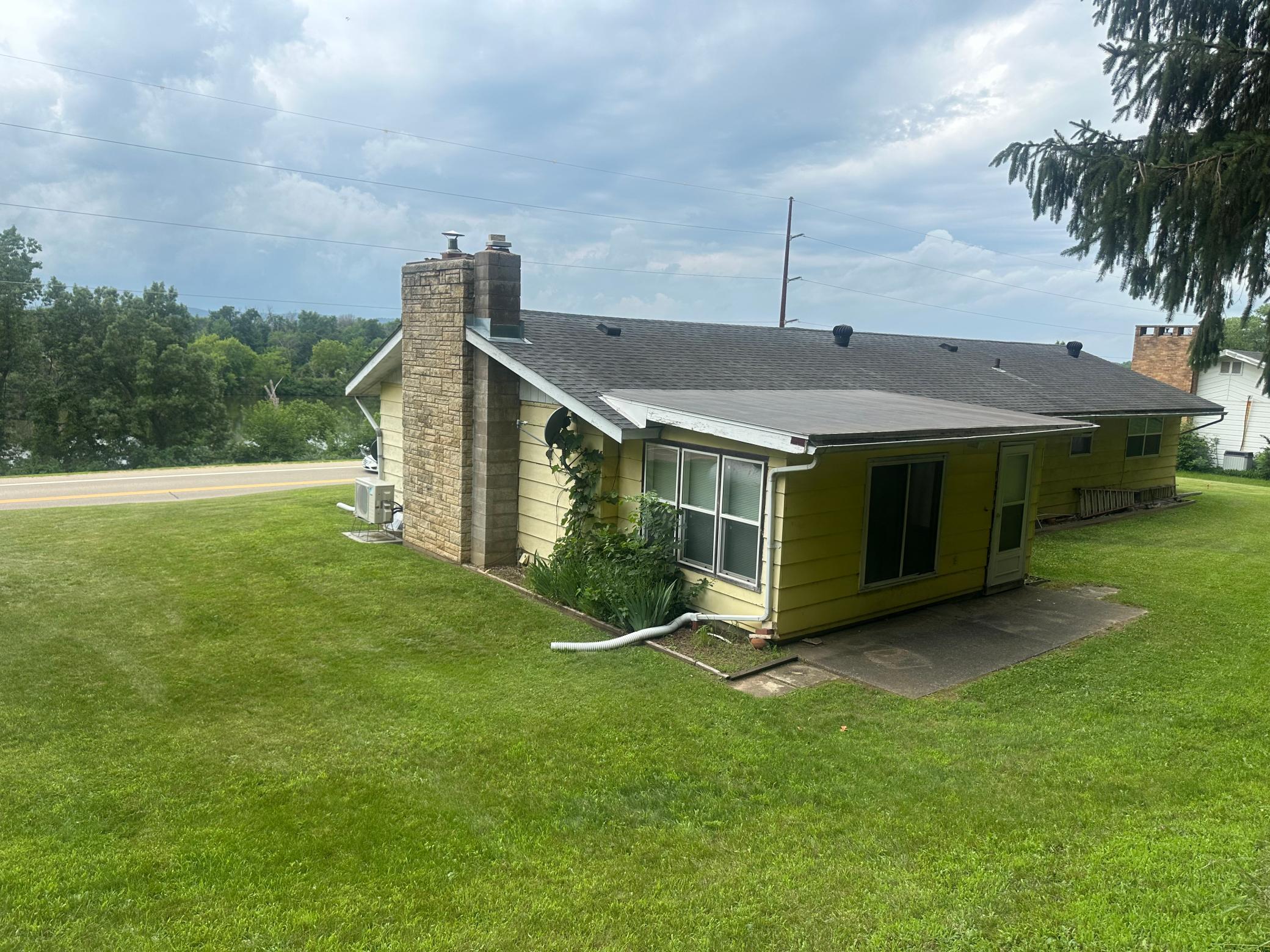S1632 Highway 35 Alma, WI 54610 - Photo 2 of 8