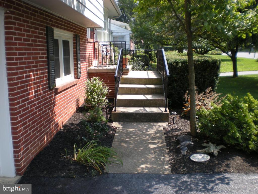 1743 Sammar Road Lancaster, PA 17601 - Photo 3 of 22
