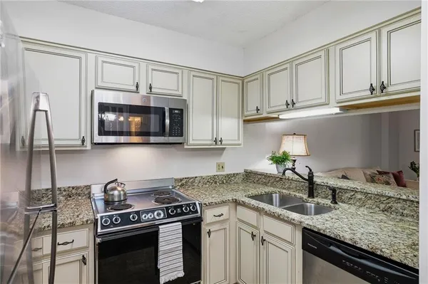 $168,000 | 1800 Clairmont Lake, Unit A116, Decatur, GA 30033