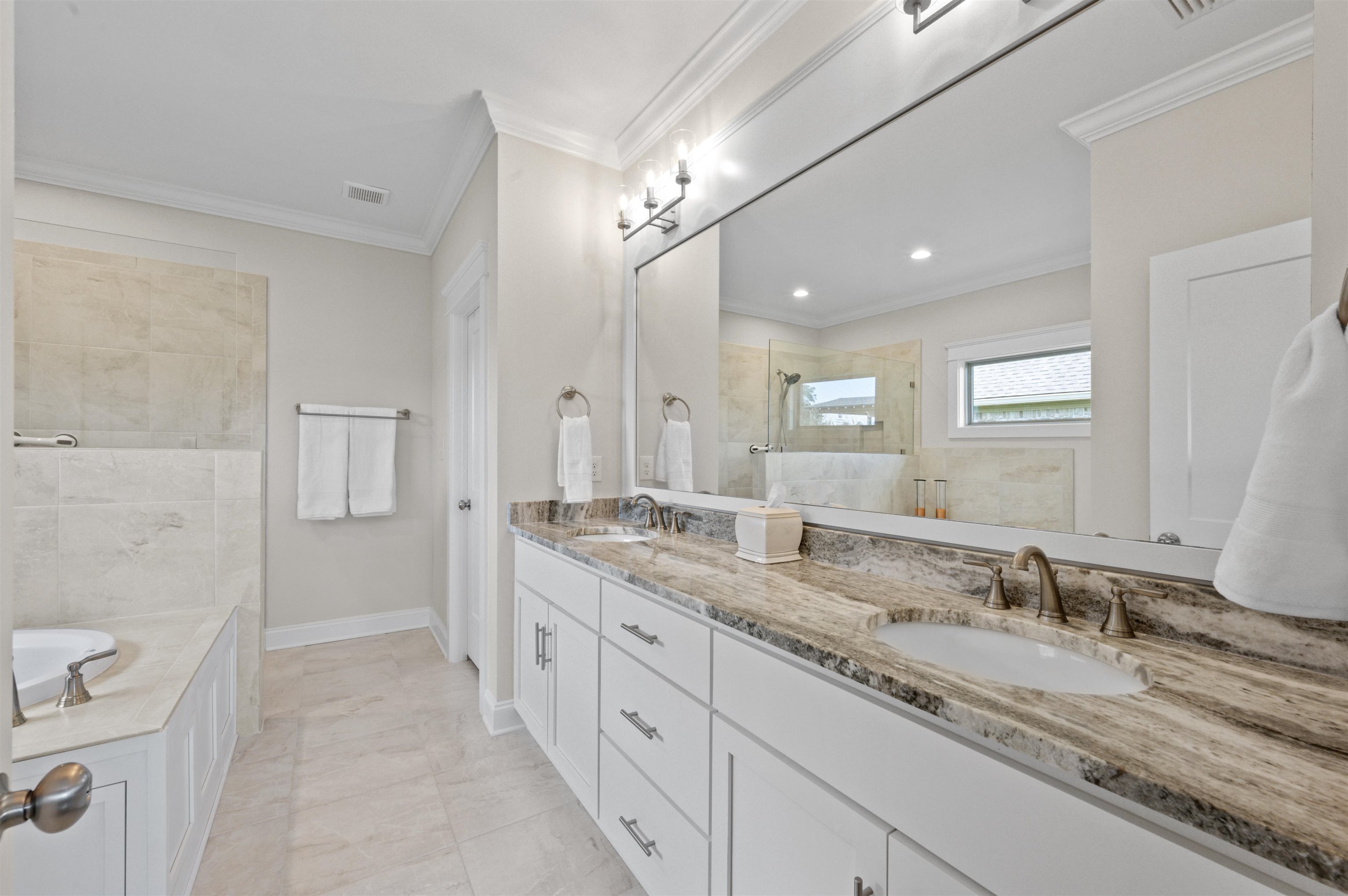 453 Fortune Drive Fairhope, AL 36532 - Photo 29 of 79 Bathroom