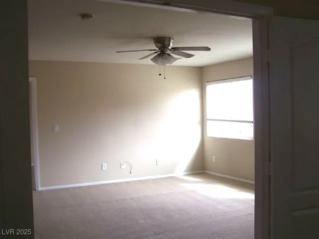 $2,745 | 283 Maddelena Avenue, Las Vegas, NV 89183