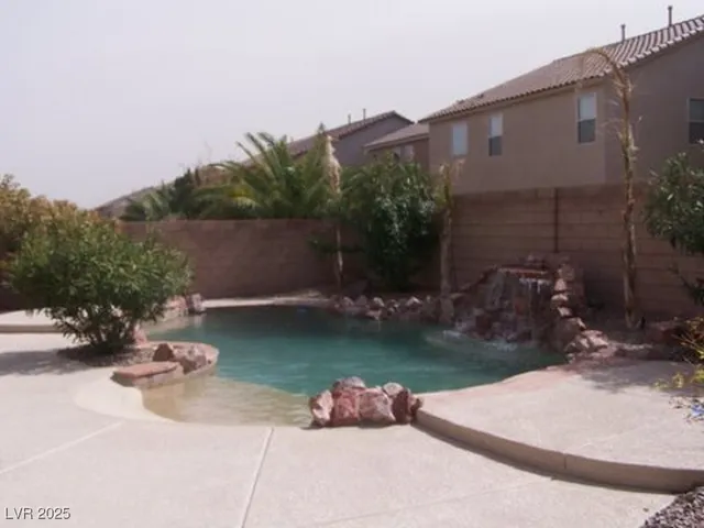 $2,745 | 283 Maddelena Avenue, Las Vegas, NV 89183