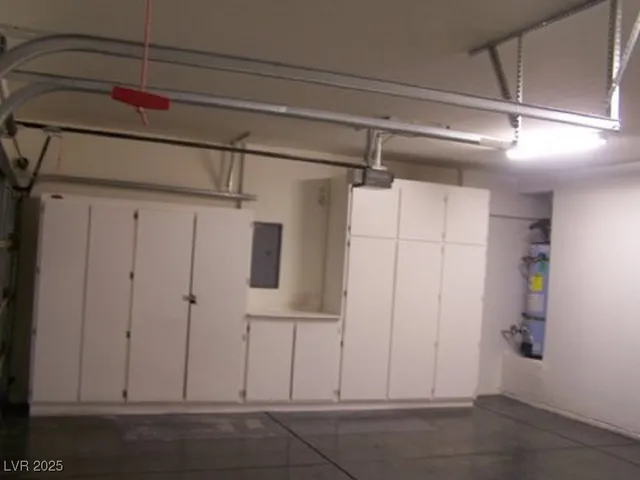 $2,745 | 283 Maddelena Avenue, Las Vegas, NV 89183