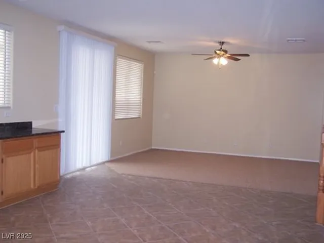 $2,745 | 283 Maddelena Avenue, Las Vegas, NV 89183