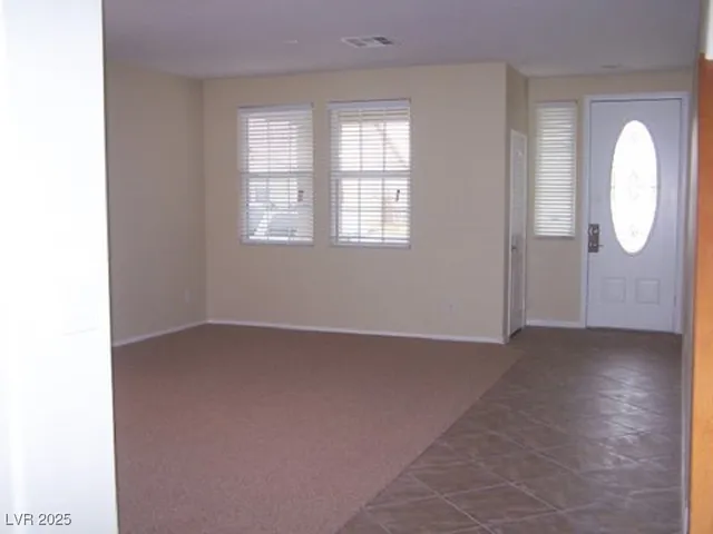 $2,745 | 283 Maddelena Avenue, Las Vegas, NV 89183