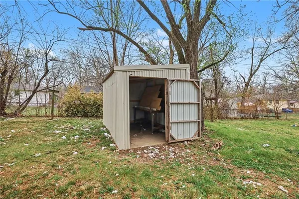 $214,900 | 4937 Overton Avenue, Kansas City, MO 64133