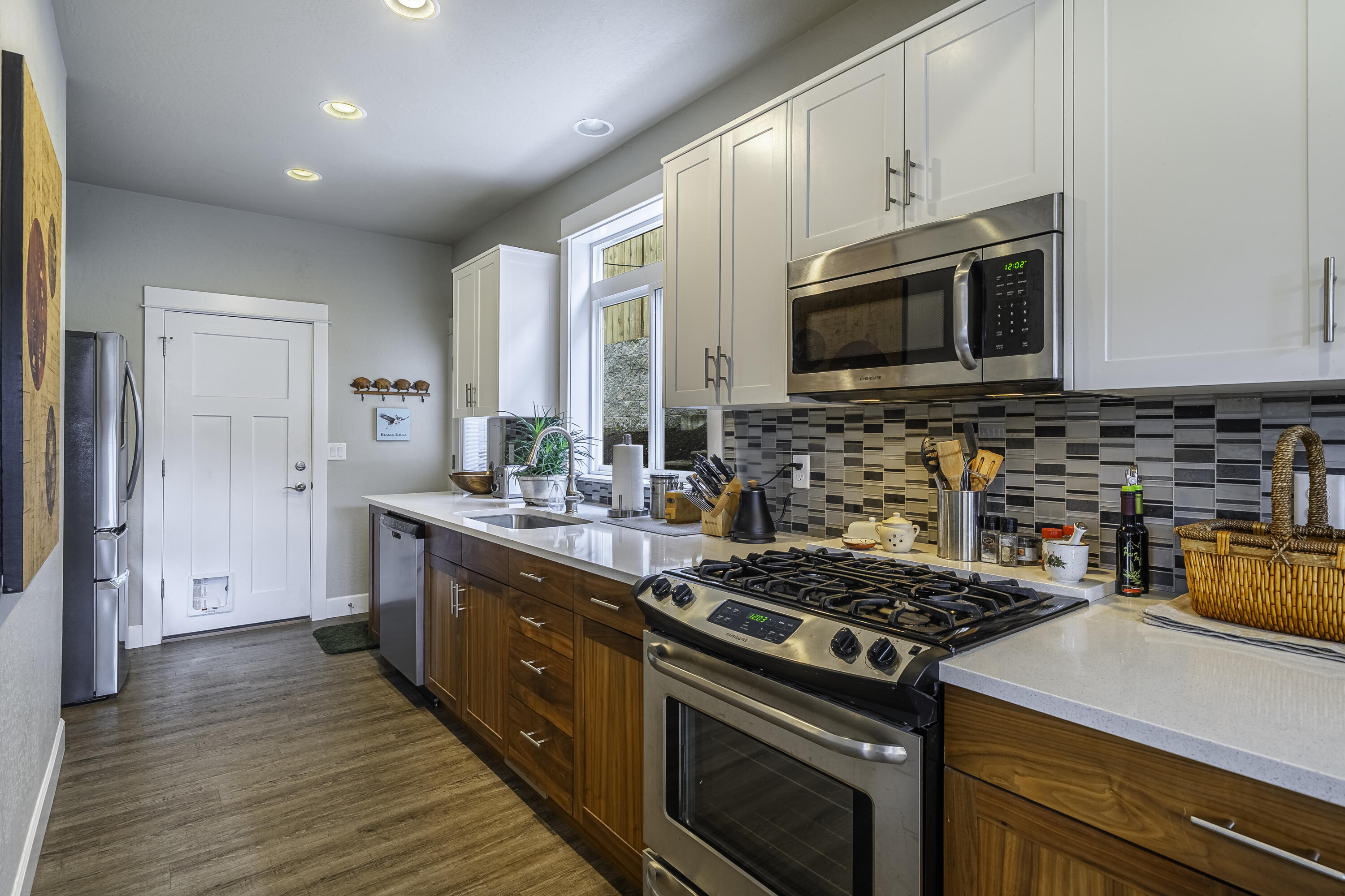 946 Stone Ridge Avenue Ashland, OR 97520 - Photo 14 of 26 DSC06345-Edit
