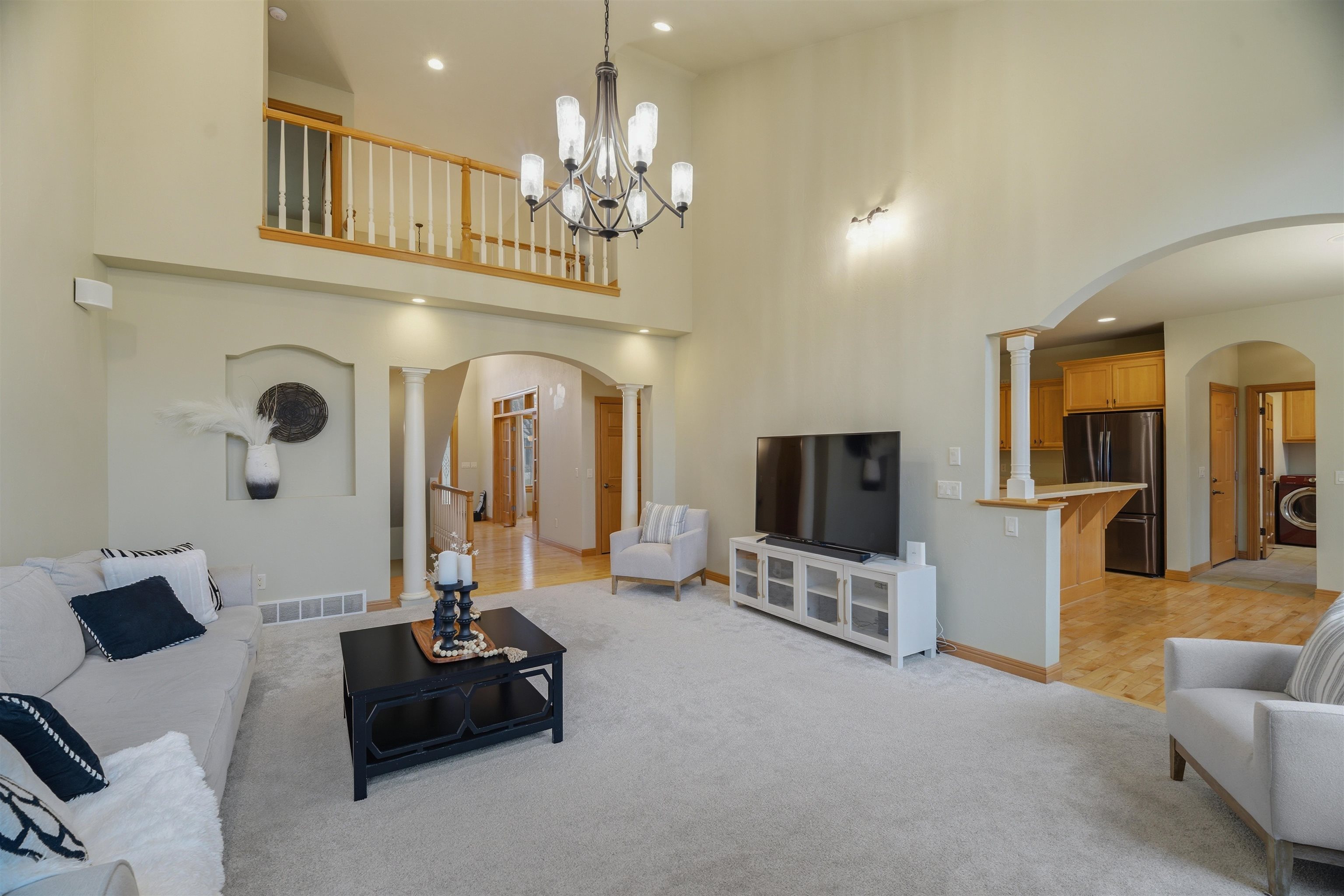 3020 East Fallcreek Lane Appleton, WI 54913 - Photo 4 of 52