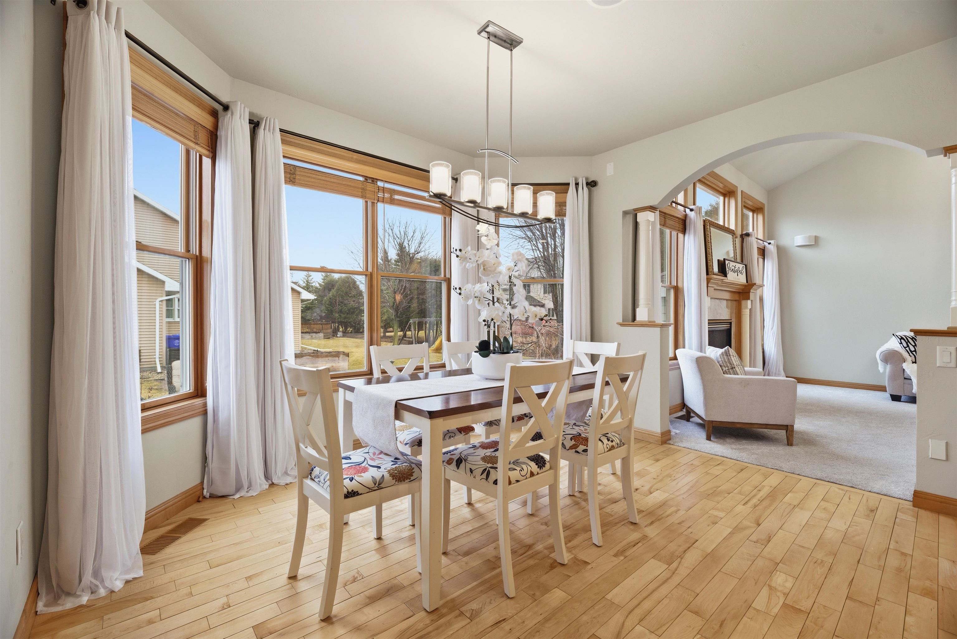 3020 East Fallcreek Lane Appleton, WI 54913 - Photo 6 of 52