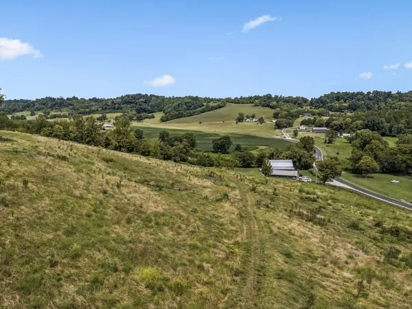 $594,900 | 4951 Weakley Creek Road, Lawrenceburg, TN 38464