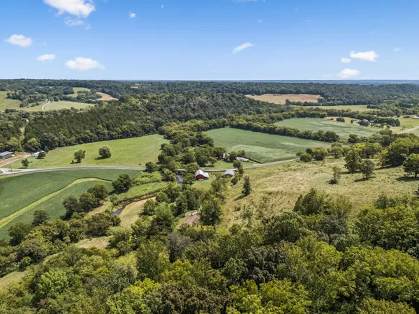 $594,900 | 4951 Weakley Creek Road, Lawrenceburg, TN 38464