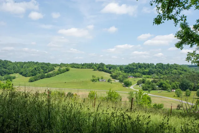 $594,900 | 4951 Weakley Creek Road, Lawrenceburg, TN 38464