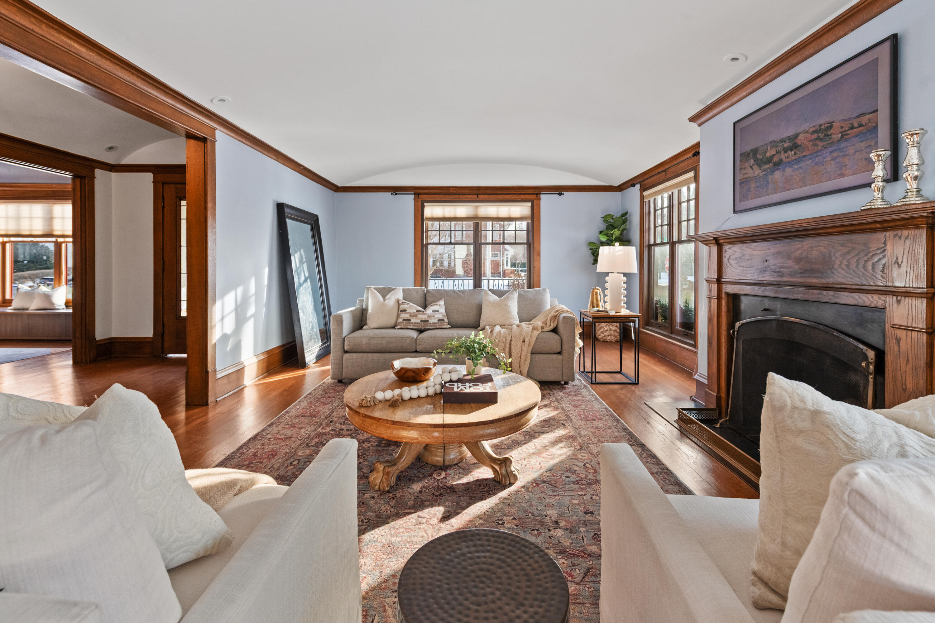 3405 North Hackett Avenue Milwaukee, WI 53211 - Photo 13 of 73 Living Room